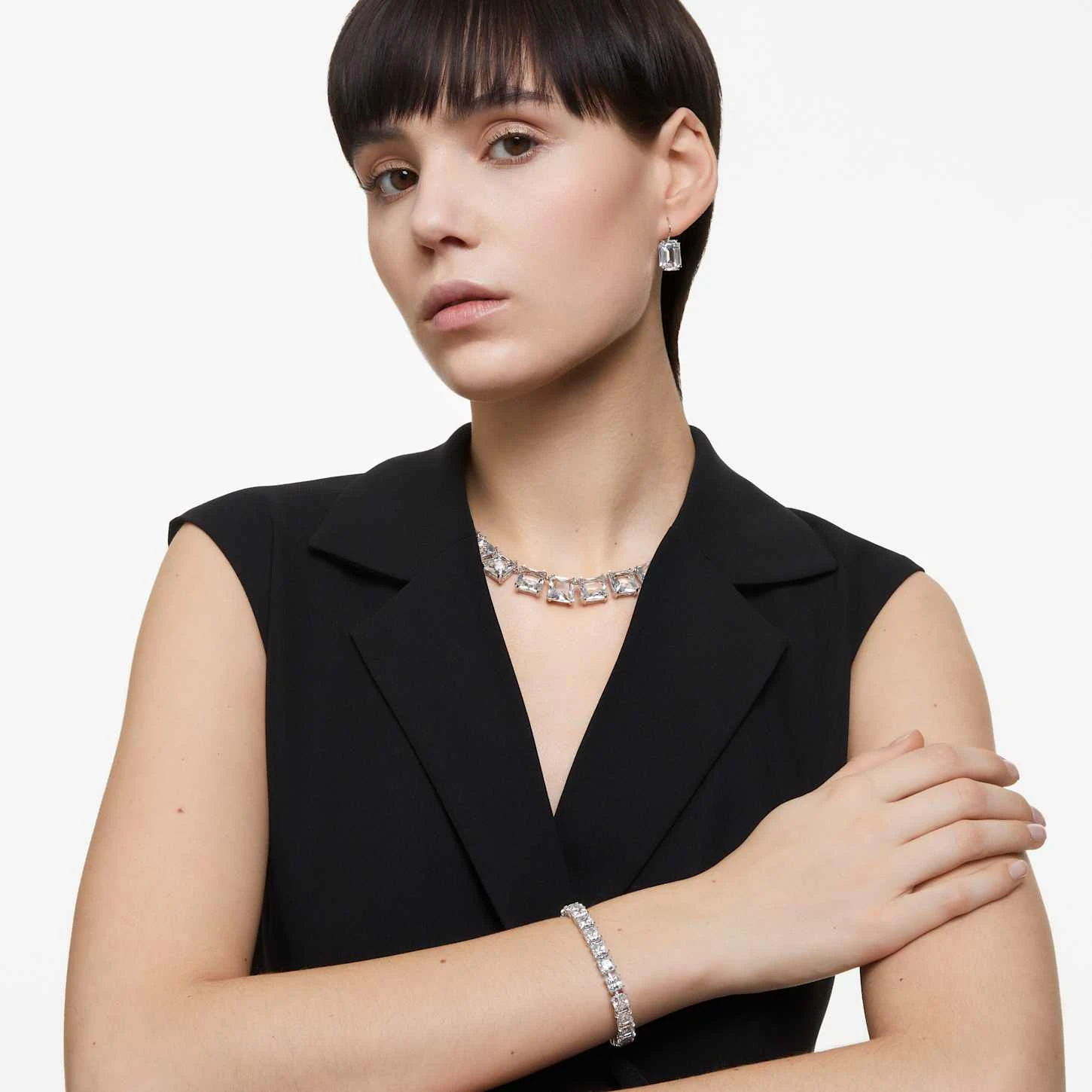 Swarovski Millenia Set Mixed Cuts, White, Rhodium Plated 1 Swarovski Millenia Set Mixed Cuts, White, Rhodium Plated