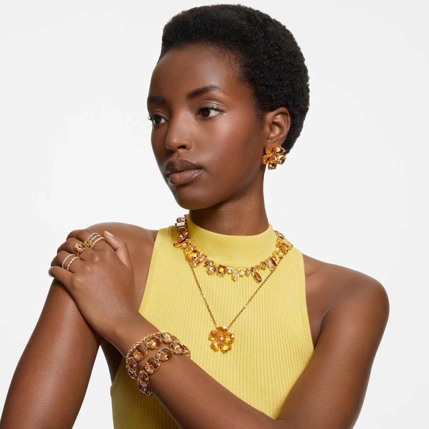 Swarovski Vittore Ring Round Cut, White, Gold-tone Plated 1 Swarovski Vittore Ring Round Cut, White, Gold-tone Plated