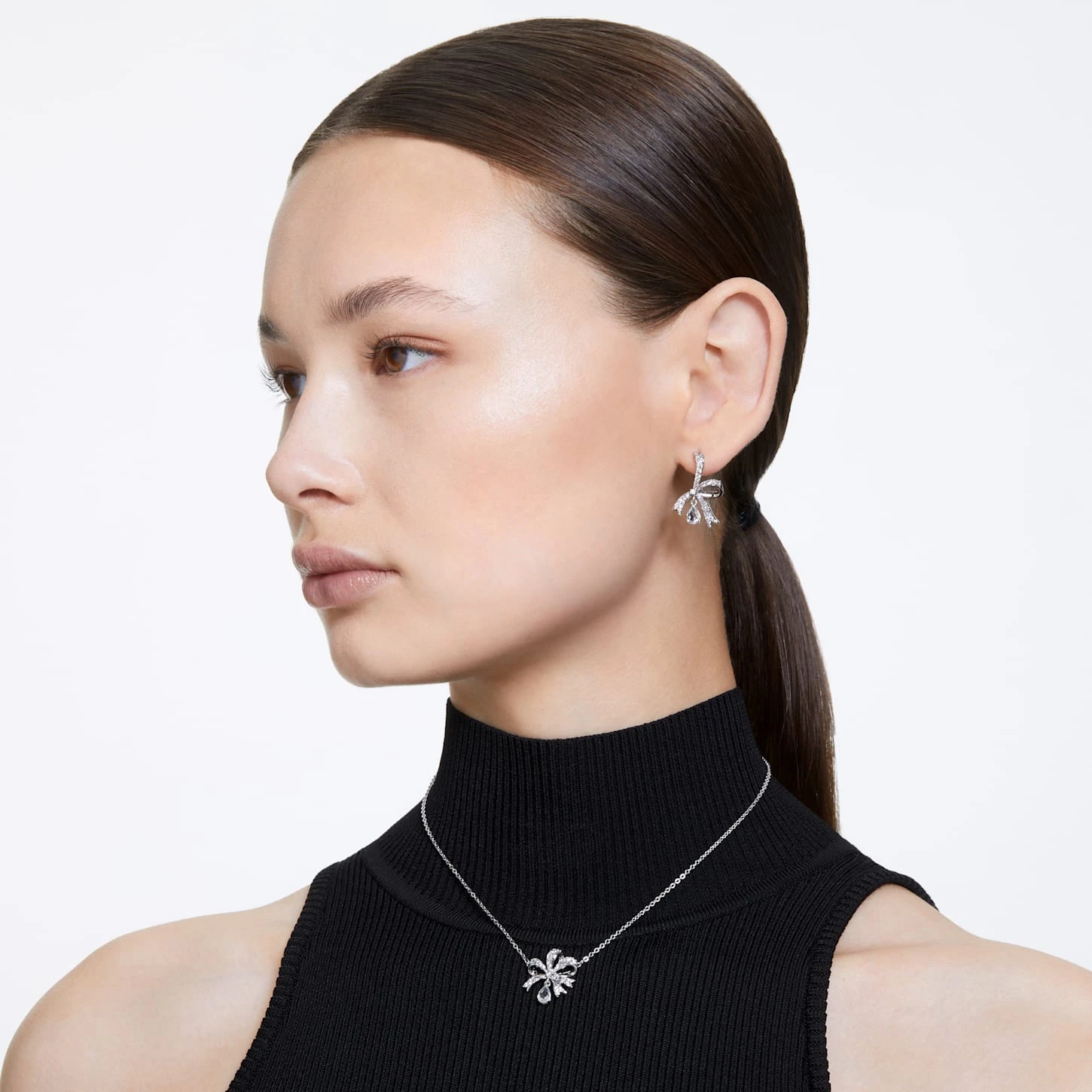 Swarovski Volta Set Bow, White, Rhodium Plated 1 Swarovski Volta Set Bow, White, Rhodium Plated